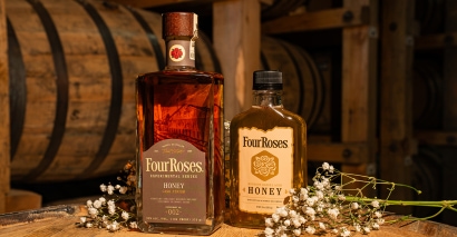 Whisky Watch: Finished American Whiskeys Lead, Beam Taps the 1950s With Ten Pin Bottle